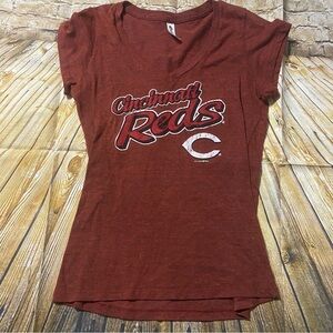 5th & Ocean Cincinnati Reds Baseball V Neck T Shirt